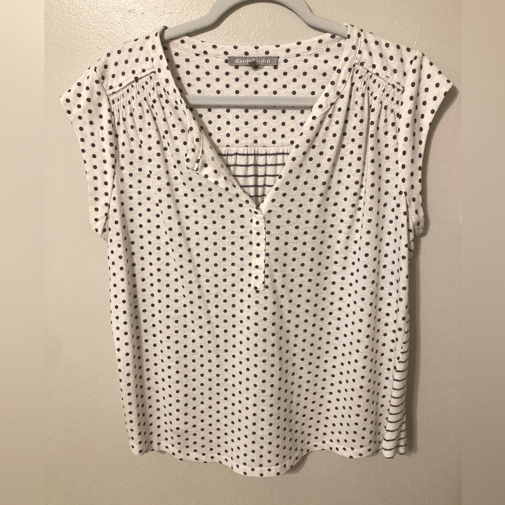 Daniel Rainn - Abrienne split neck cap sleeve linen blend knit top